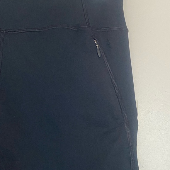 Under Armour Black‎ Athletic Capris - Picture 5 of 9